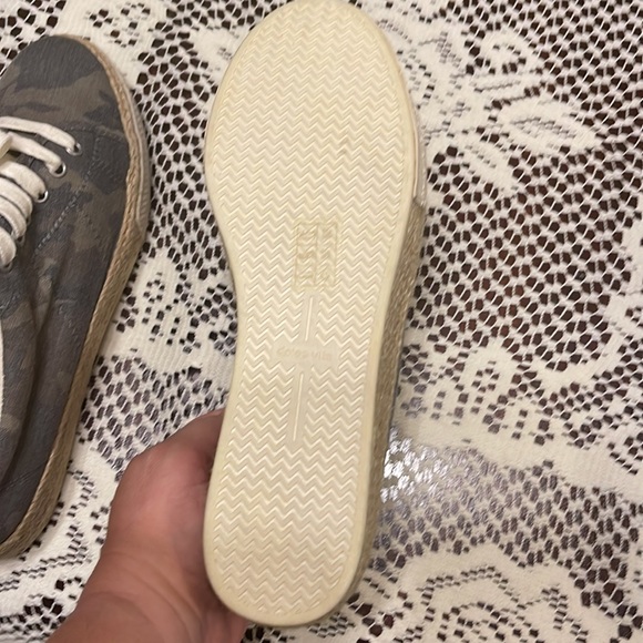 NWT Dolce Vita size 8 camo espadrilles sneaker - Picture 4 of 5